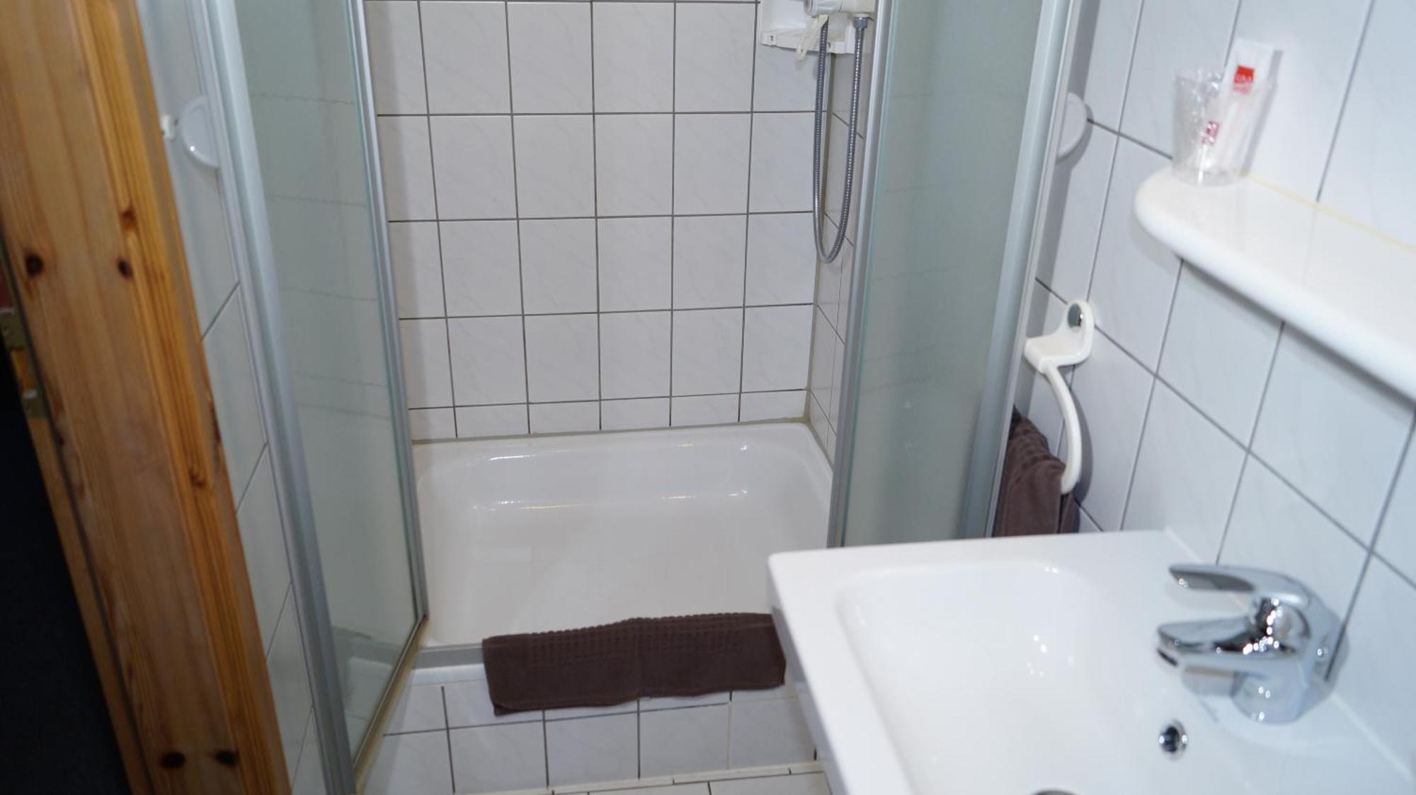 Landgasthof Falken Huttlingen Room photo