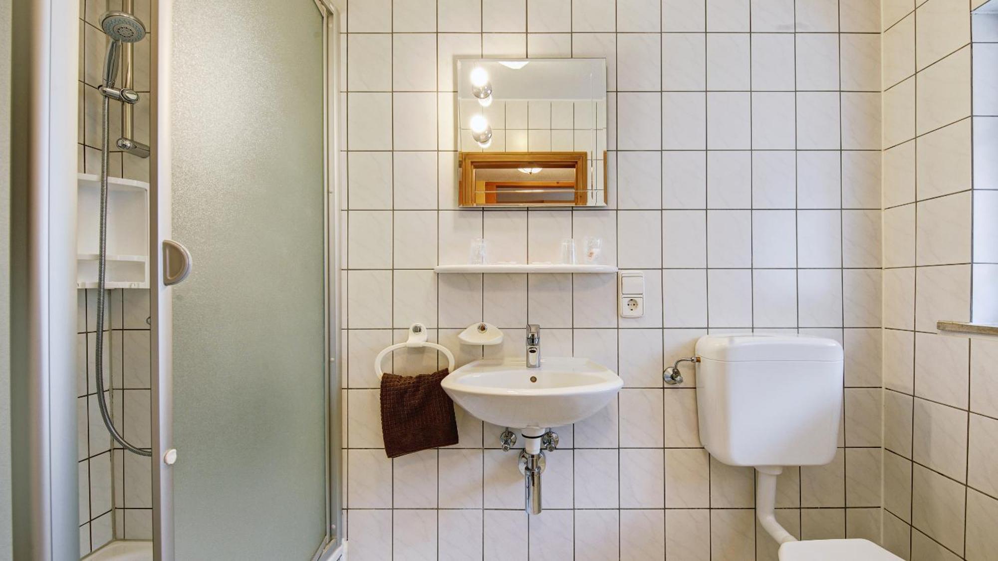 Landgasthof Falken Huttlingen Room photo