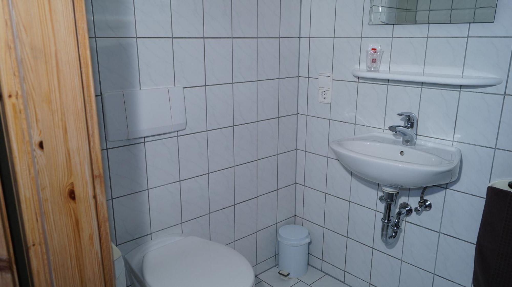 Landgasthof Falken Huttlingen Room photo
